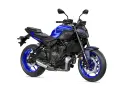 Niebieski motocykl Yamaha MT-07 na białym tle.