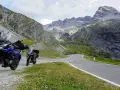 Alpy motocyklem: Planuj podróż marzeń! Trasy, koszty, porady