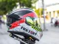 Kask motocyklowy: Jak wybrać idealny? Norma ECE 22.06 i dopasowanie