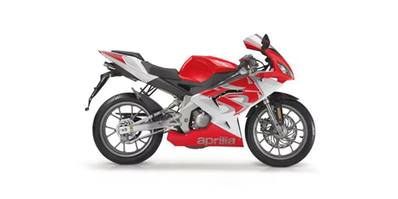 Sportowy motocykl Aprilia RS 50 w czerwono-białej kolorystyce. Poznaj jego aprilia rs 50 dane techniczne.
