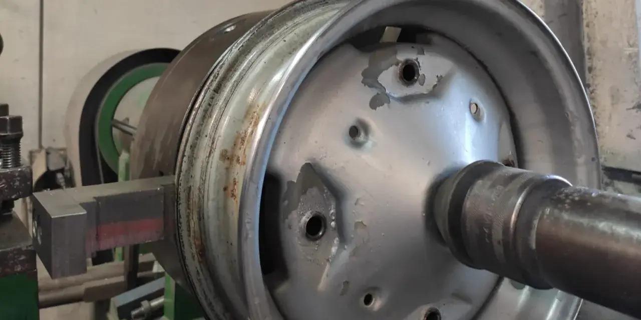 Jak wyważyć koło motocyklowe? Poradnik DIY dla bezpiecznej jazdy