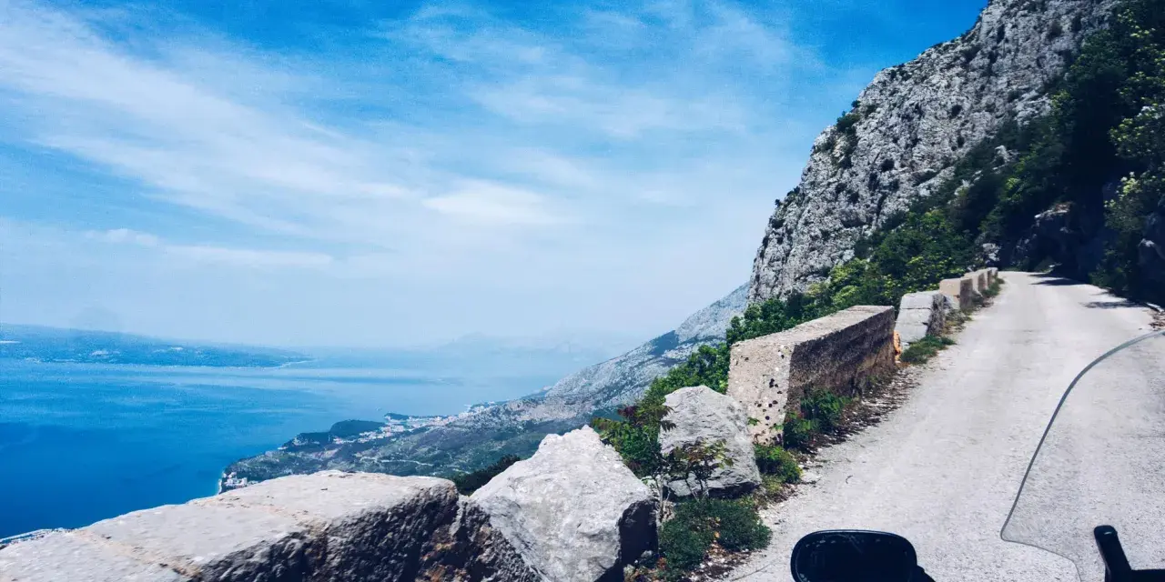 Chorwacja motocyklem: Jadranka, trasy, porady. Gotowy na start?