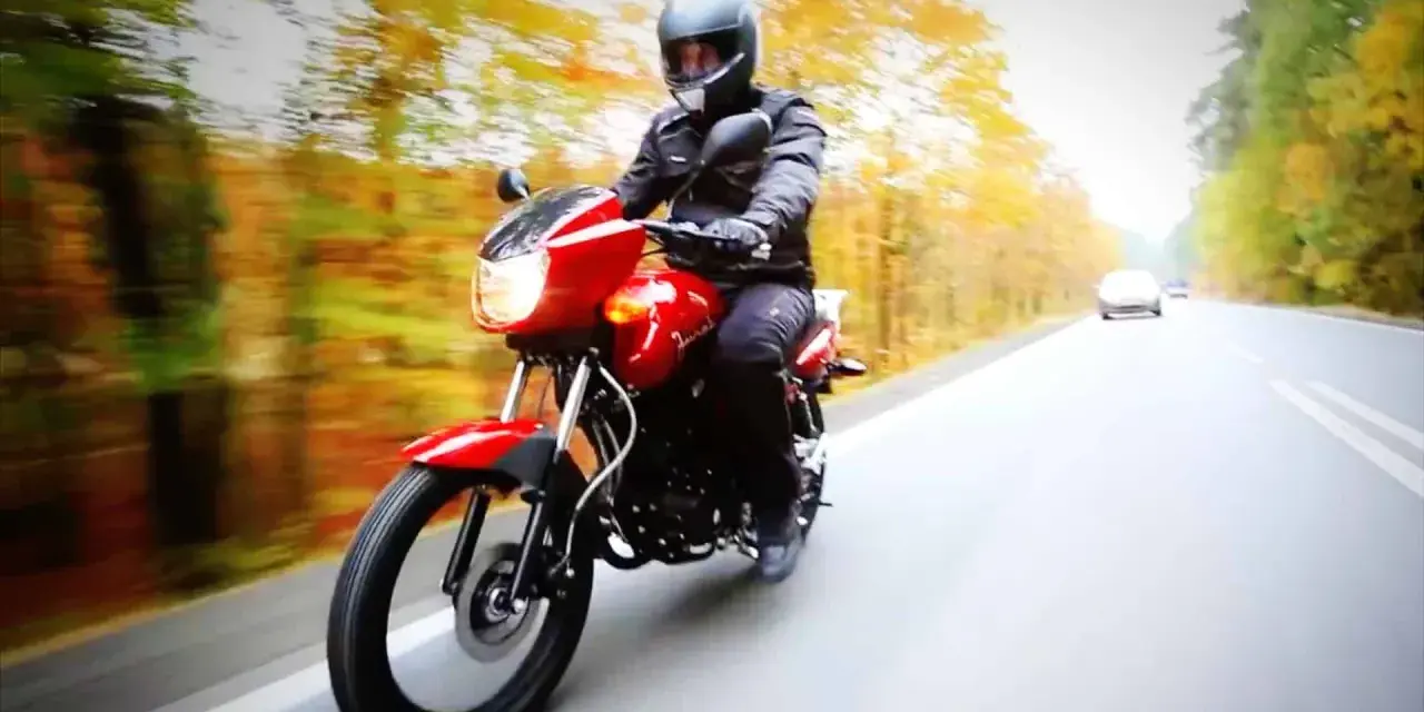 Jazda motorowerem bez prawa jazdy? Kogo dotyczy wyjątek?