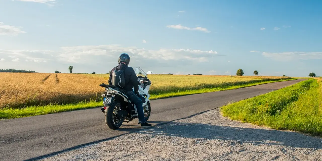 Mazowsze motocyklem? Odkryj najlepsze trasy i ukryte perełki!
