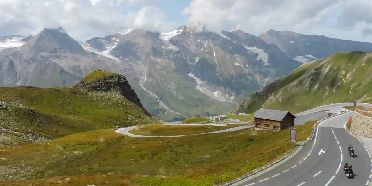 Grossglockner motocyklem 2026: Poradnik + ceny, trasa, noclegi