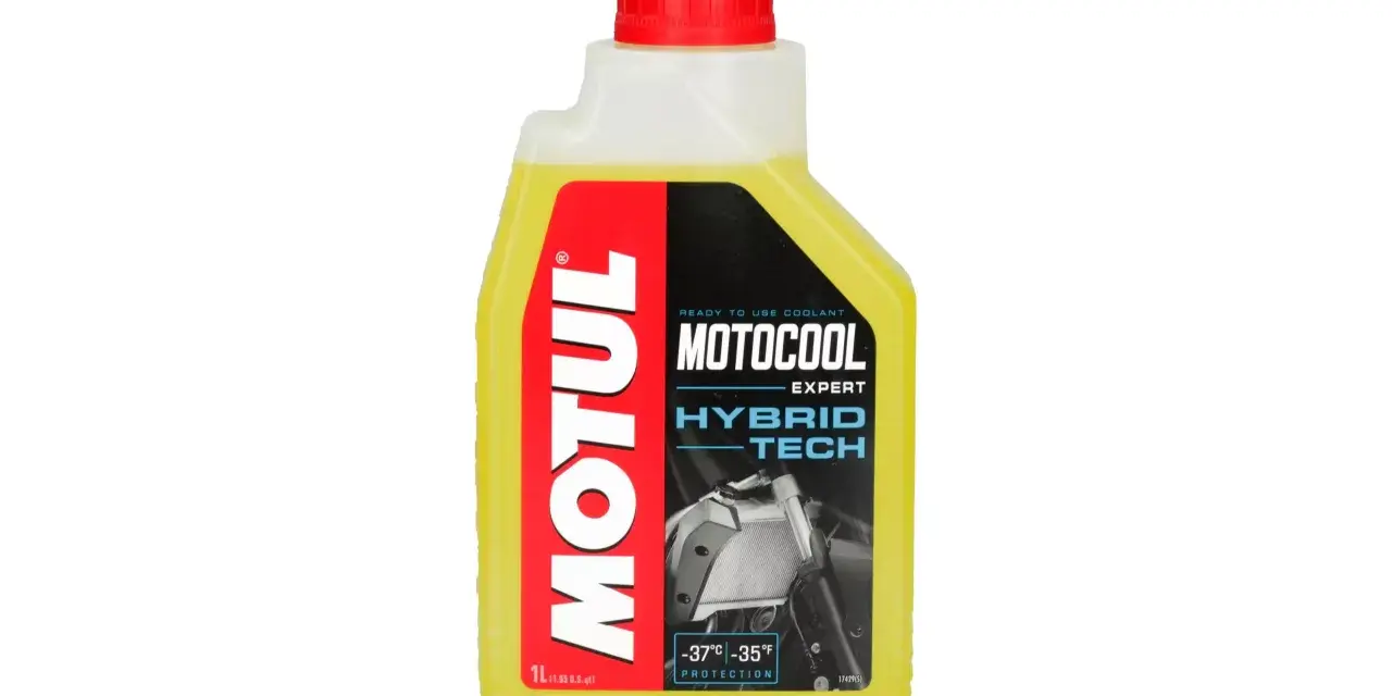 Olej motocyklowy do samochodu? Ekspert radzi: NIE!