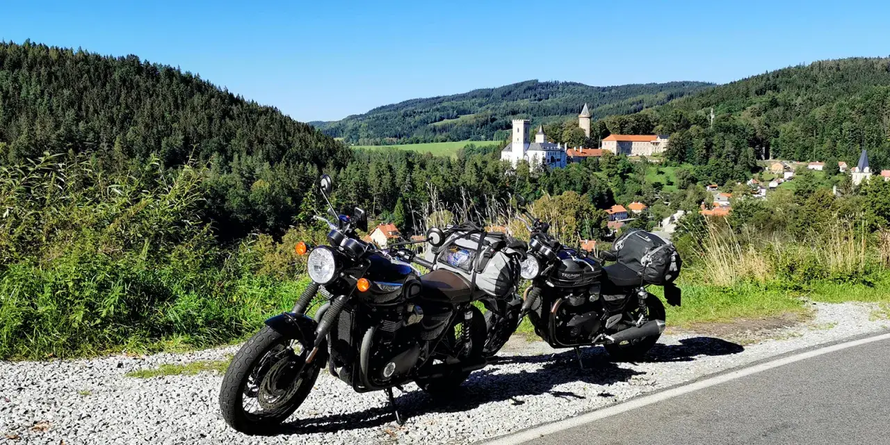 Czechy motocyklem: Winiety? Nie! Trasy, przepisy, atrakcje