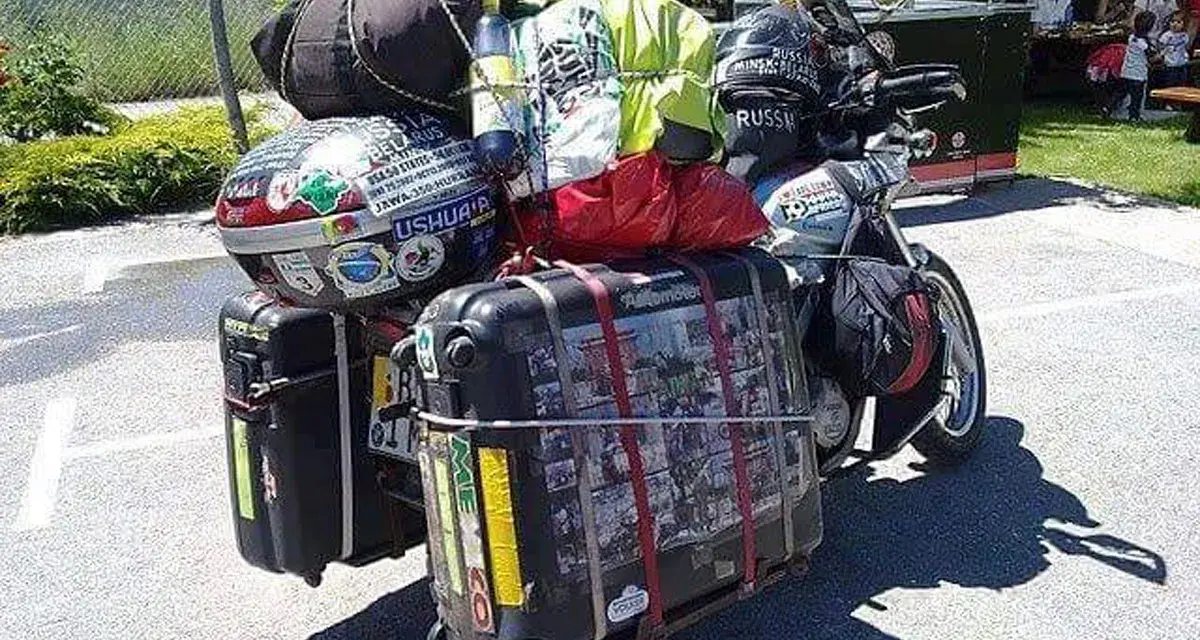 Co zabrać na wyprawę motocyklową? Spakuj się mądrze!