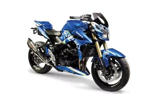 Niebieski Suzuki GSR 750 z tuningowym wydechem. Choć piękny, warto rozważyć jego wady przed zakupem.