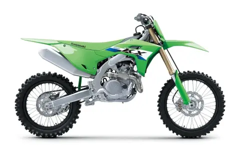 Zielony motocykl Kawasaki KXF 450. Poznaj jego dane techniczne i możliwości terenowe.