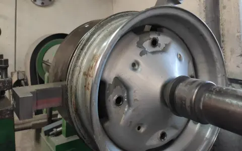 Jak wyważyć koło motocyklowe? Poradnik DIY dla bezpiecznej jazdy