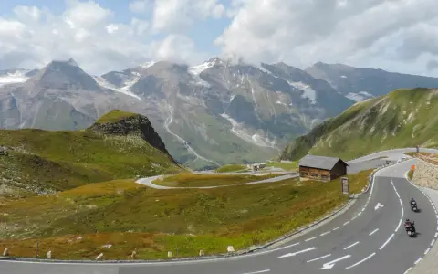 Grossglockner motocyklem 2026: Poradnik + ceny, trasa, noclegi