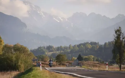 Śląsk motocyklem: Którą trasę wybrać? Gotowe plany!