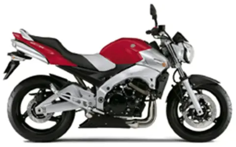 Suzuki GSR w czerwono-srebrnej odsłonie, gotowy na miejskie wyzwania.