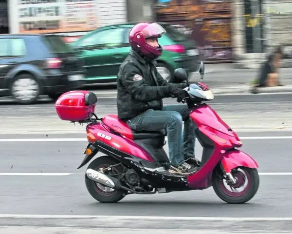 Motorower: Karta rowerowa nie wystarczy! Jakie uprawnienia?