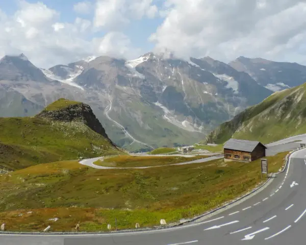 Grossglockner motocyklem 2026: Poradnik + ceny, trasa, noclegi