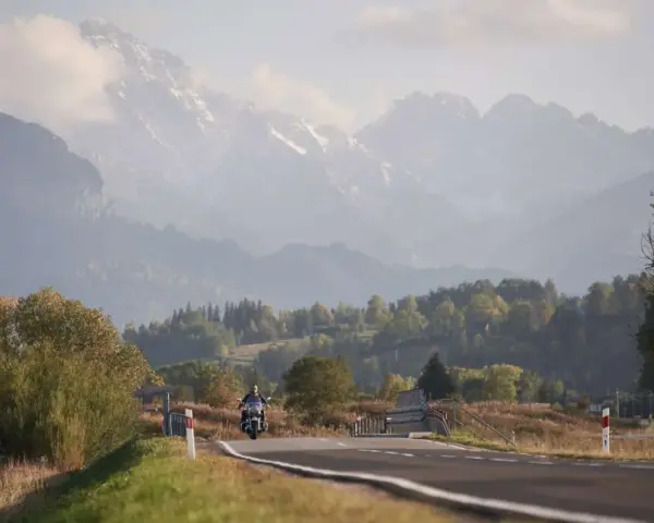 Śląsk motocyklem: Którą trasę wybrać? Gotowe plany!