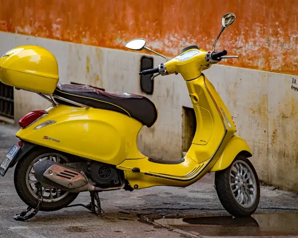 Ile kosztuje OC motoroweru? Sprawdź, jak płacić mniej!