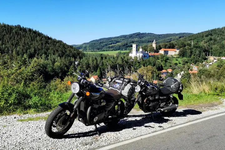 Czechy motocyklem: Winiety? Nie! Trasy, przepisy, atrakcje