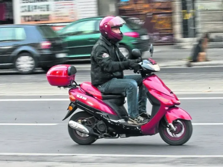 Motorower: Karta rowerowa nie wystarczy! Jakie uprawnienia?