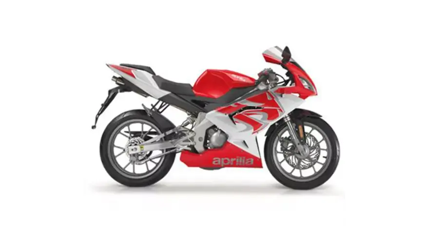 Sportowy motocykl Aprilia RS 50 w czerwono-białej kolorystyce. Poznaj jego aprilia rs 50 dane techniczne.