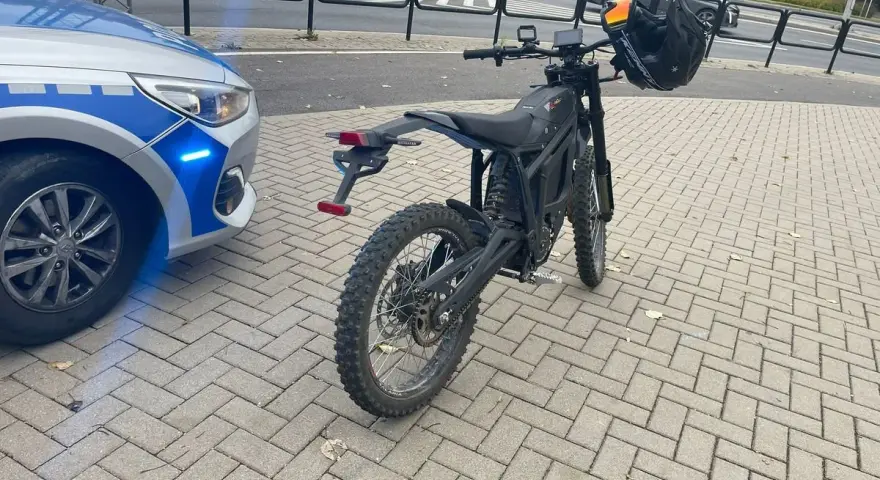 Motorower to pojazd silnikowy? Prawo mówi NIE! Poznaj obowiązki