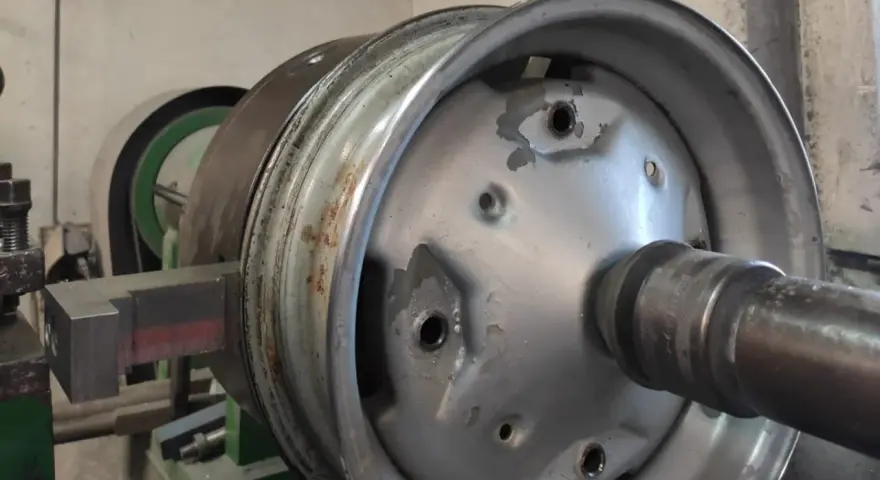 Jak wyważyć koło motocyklowe? Poradnik DIY dla bezpiecznej jazdy