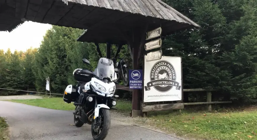 Trasy motocyklowe Bieszczady: Twój przewodnik po raju na 2 kółkach