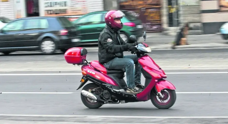 Motorower: Karta rowerowa nie wystarczy! Jakie uprawnienia?