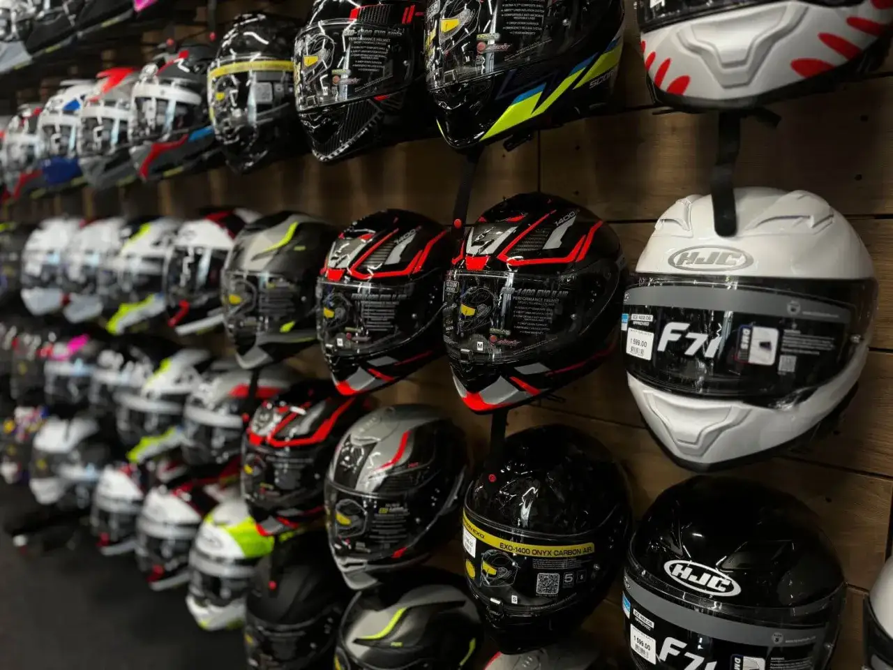 Ranking kasków motocyklowych do 1500 zł