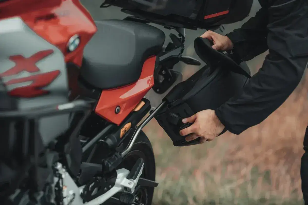 Rodzaje sakw motocyklowych i systemy mocowania