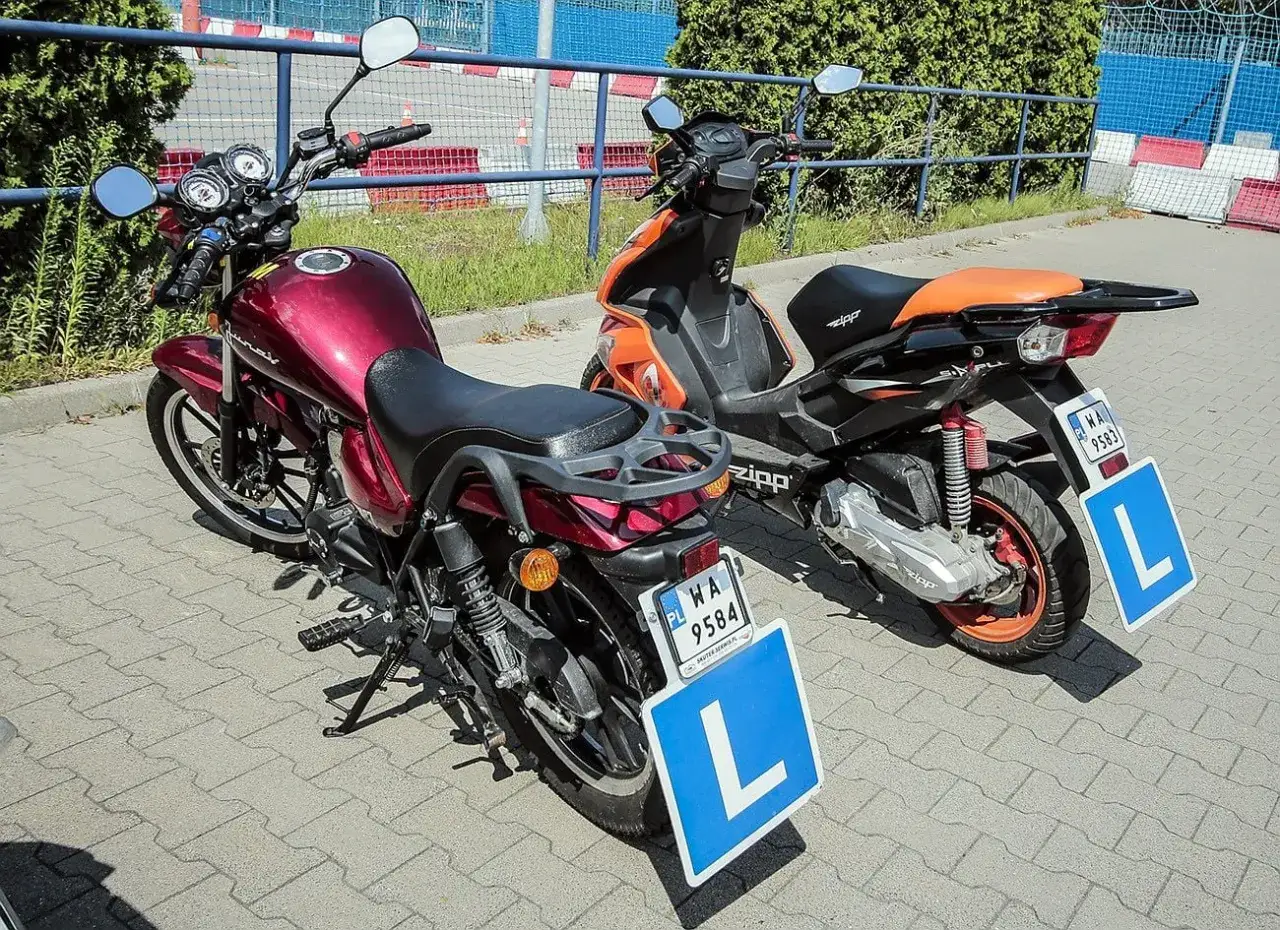 Koszty prawa jazdy na motorower AM